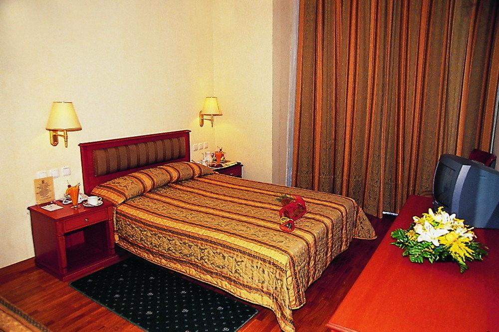 Hotel Rex Kalamáta Eksteriør bilde